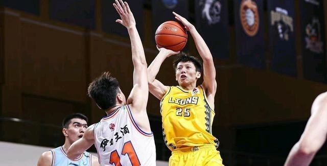 勒布朗·詹姆斯|CBA首轮排名更新！广厦力压广东排第一 上海晋级三甲 辽鲁跌出前五