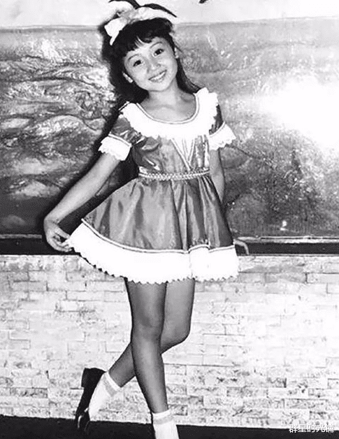 张德兰|张德兰:春晚唱《春光美》红遍全国,27岁因爱隐退,弃艺从医