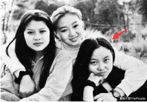 闫妮|女星割双眼皮如跨分水岭，没整好变“悲伤蛙”，成功则变气质美女