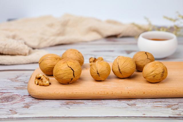 |木餐桌用久了有划痕怎么办?教你4招去除划痕,轻松又简单