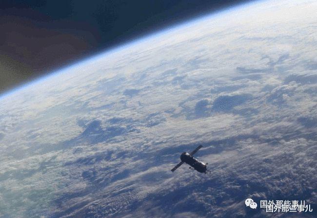  男子自称来自2714年，称外星人会降临地球