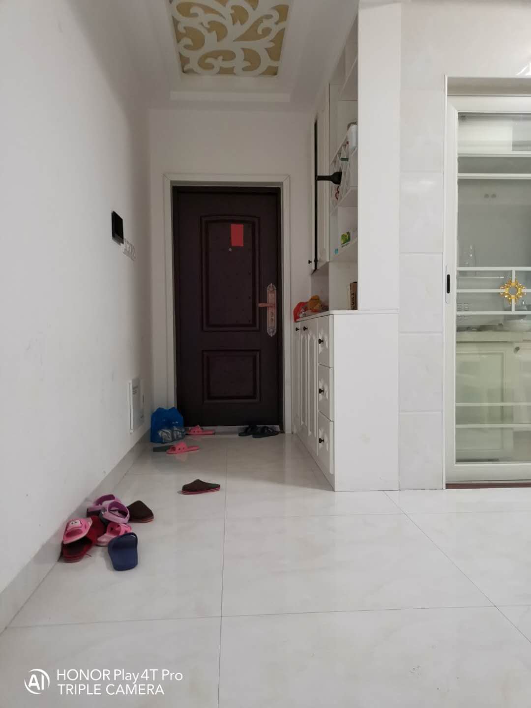 |老婆太邋遢，40万装修的新房半年住成了狗窝，客厅看一次心酸一次