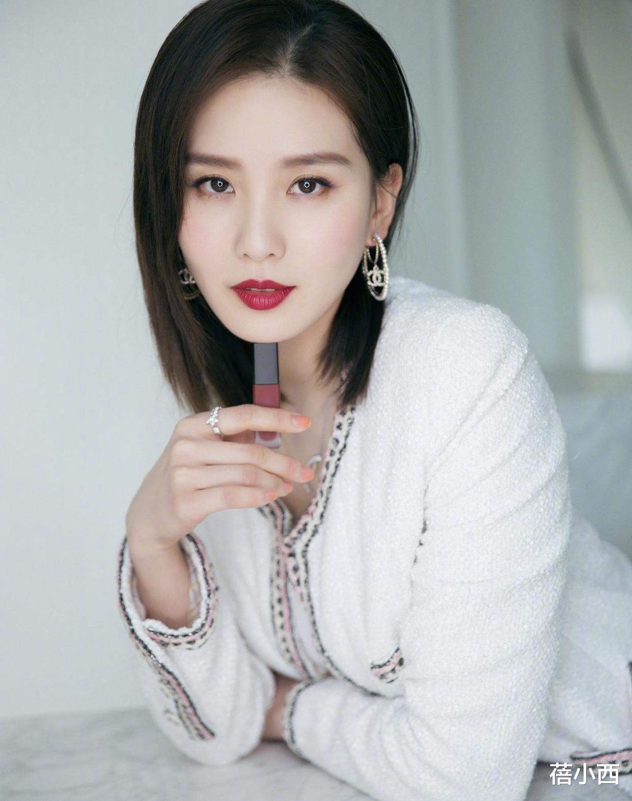 刘诗诗|有一种高级感叫刘诗诗穿真丝连衣裙,明明很简单,她却穿出国际范