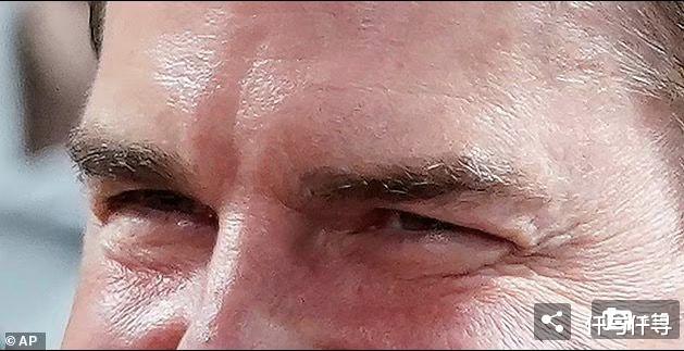 仟与仟寻 贝嫂时尚造型翻车，红黄绿三色高度抢镜，难掩整容过度憔悴脸