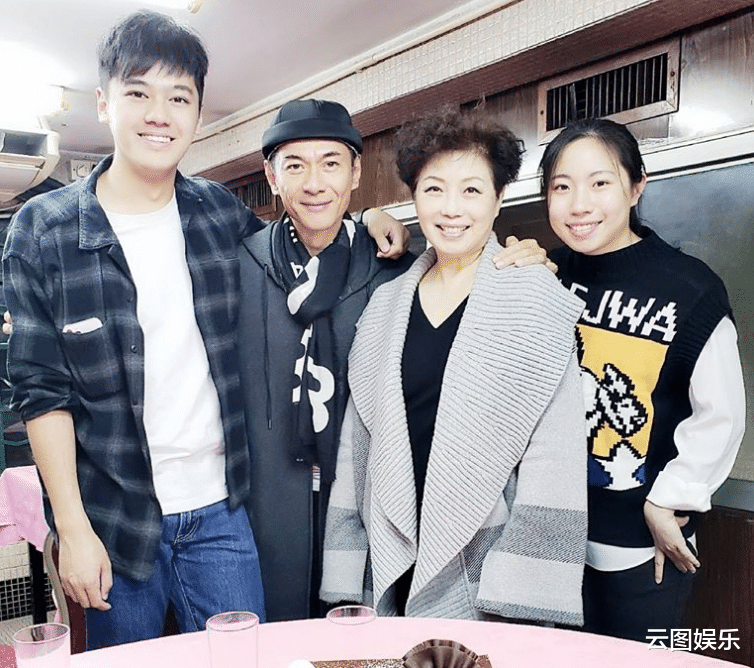 刘诗诗|江华当妻子演唱会表演嘉宾，58岁身材消瘦变化大，邵美琪现身支持