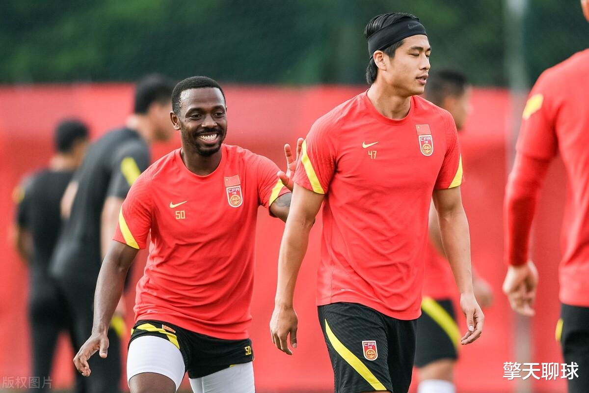 雄鹿队|下午3点!李铁麻烦了国足突然传来坏消息,世预赛40强折损一悍将