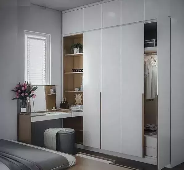 |越来越多人不买成品衣柜了,现在衣柜流行这样装,不吃灰也不占地