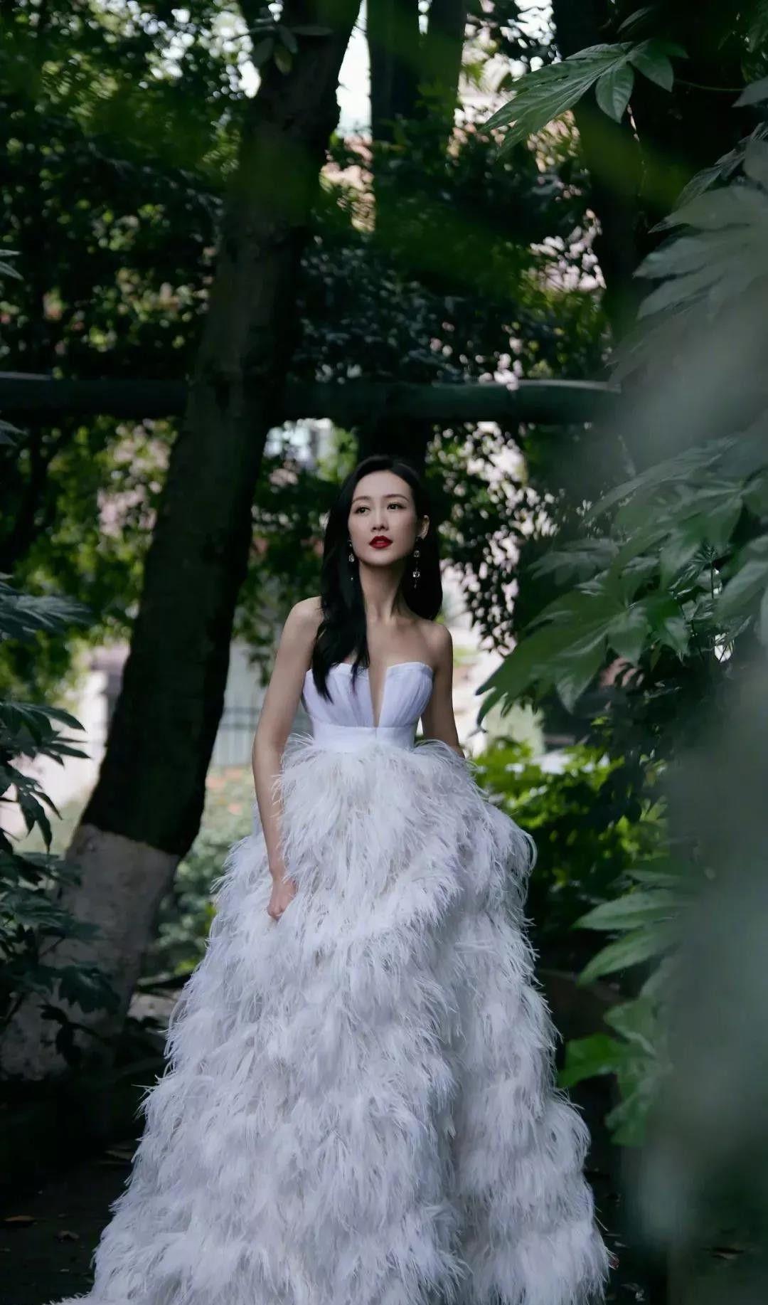 王鸥|王鸥，39岁至今单身的她，美出新高度