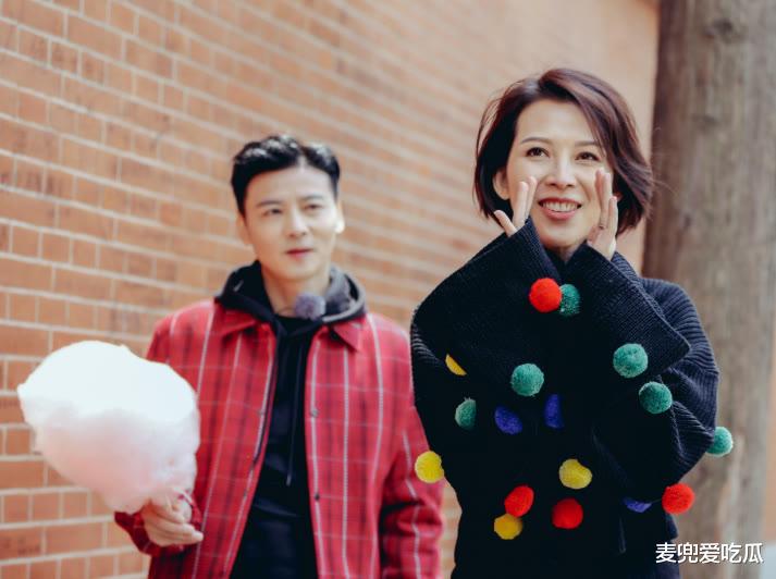 张晋|张晋一家聚餐被偶遇？蔡少芬身材暴瘦，穿着打扮接地气