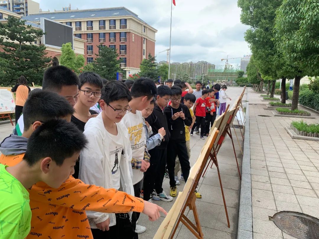 时代安徽 安徽阜南:阜南县玉泉中学传统文化青春说主题月手抄报创作大赛