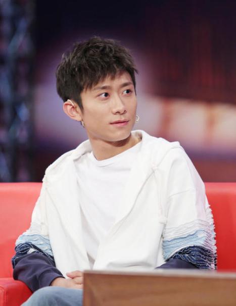 张一山|张一山是韩红的亲侄子，如今亲生父亲身份曝光，网友：太意外了！