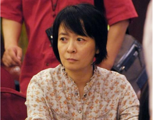 娱乐圈|他是娱乐圈隐形“太子爷”，24岁娶到梦中女神，今成影坛“炸弹”