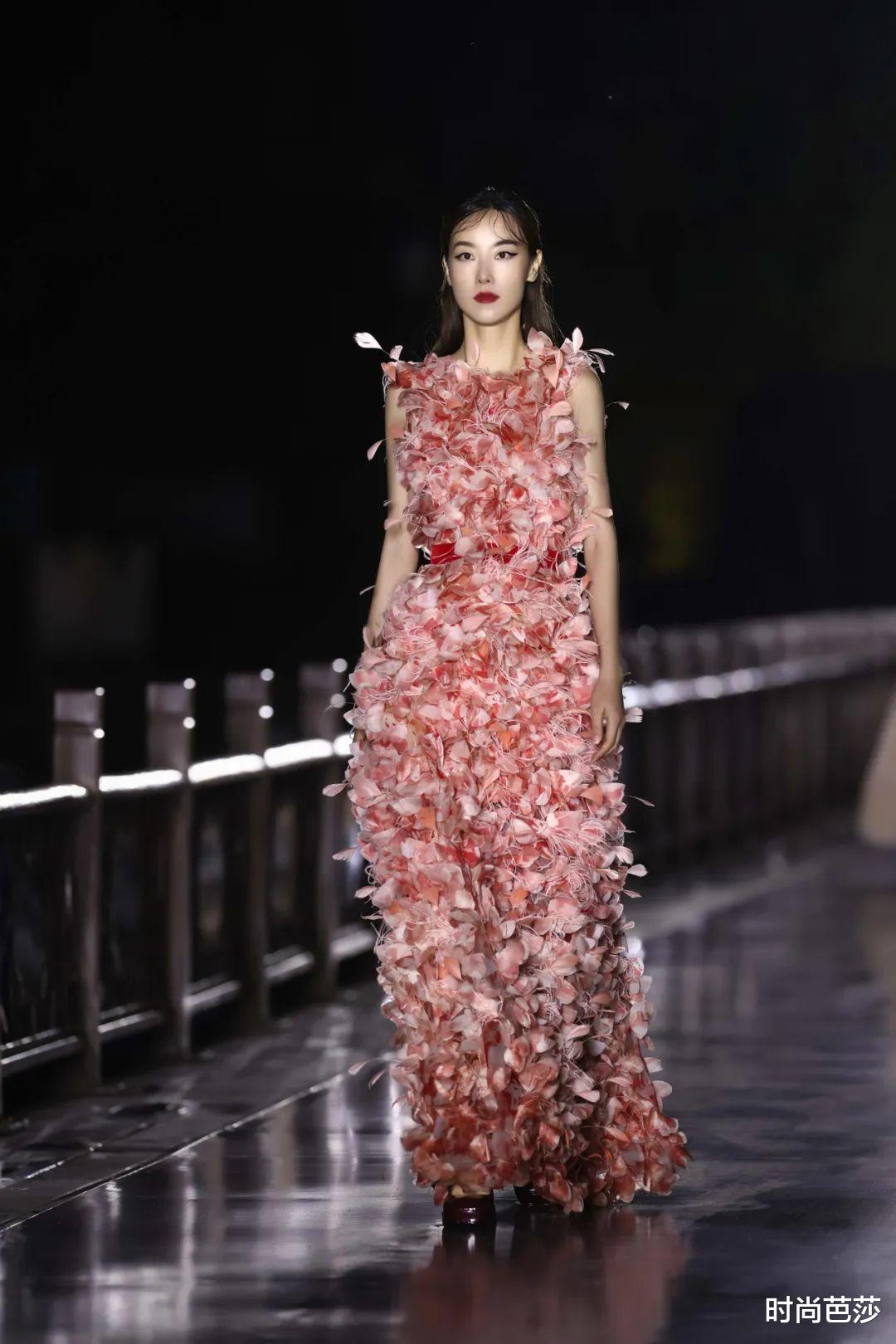 穿衣搭配|被一个仙女国货震撼到,我又民族骄傲了