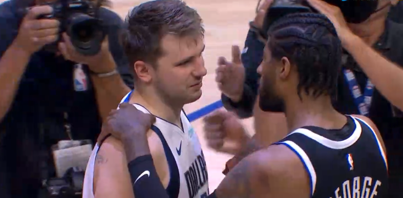 快船队|乔治拥抱逗笑东契奇！晋级后小卡终于笑了，队友大喊：地球上最坏的人