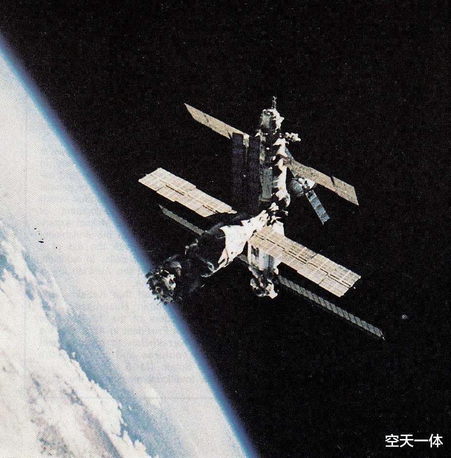 又被打脸了吧?国际空间站确定不退役,逐步变成私营的商业空间站