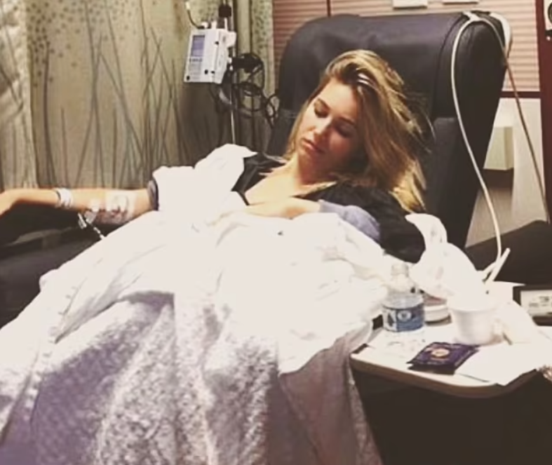 stephanie|那个靠卖屁狂赚5万美元的女星，最后因为胃胀气进了医院