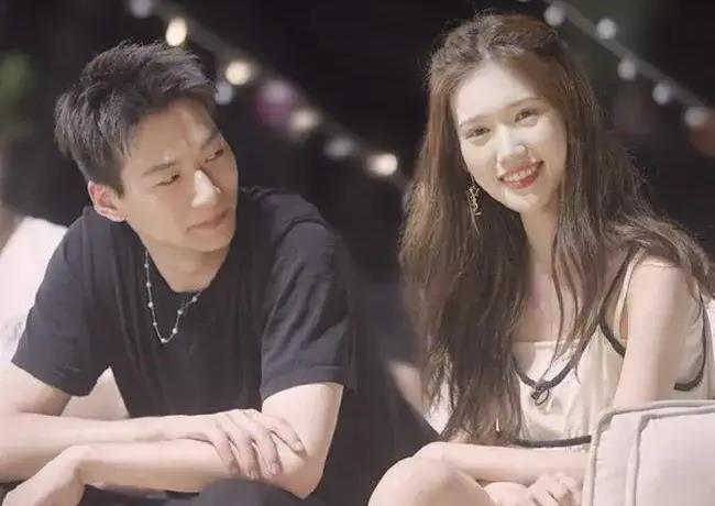 吕珊|《机智的恋爱》乌兰官宣恋情，女朋友清新脱俗令人惊艳