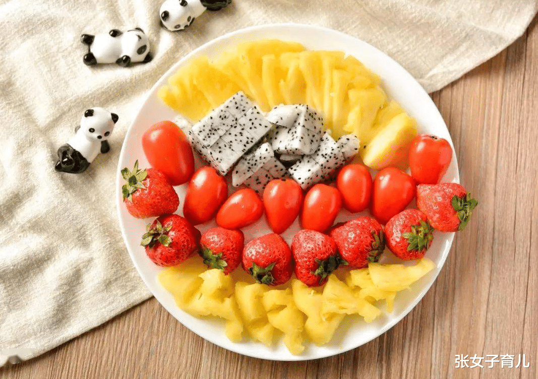 张女子育儿|入秋后想要孩子长个子,柿子等水果少给宝宝吃,再营养也不行