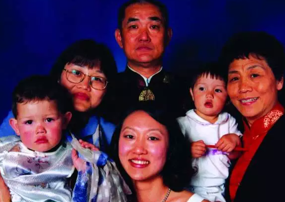 育儿宝屋|23岁放弃外国国籍，为中国出战：跳高女皇的孙女，还能续写传奇