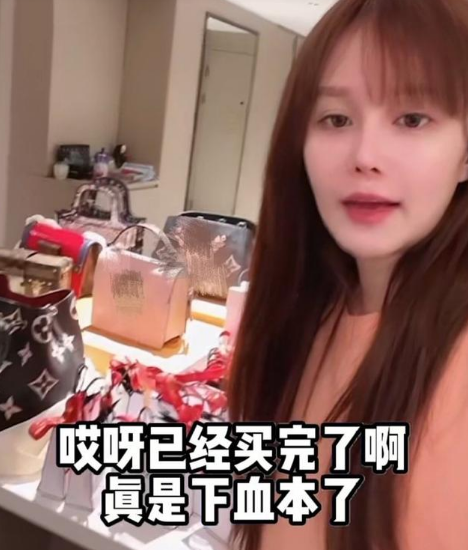 赵本山|赵本山女儿买六百万豪车炫富!新男友首次曝光正脸,脖子疑新增吻痕