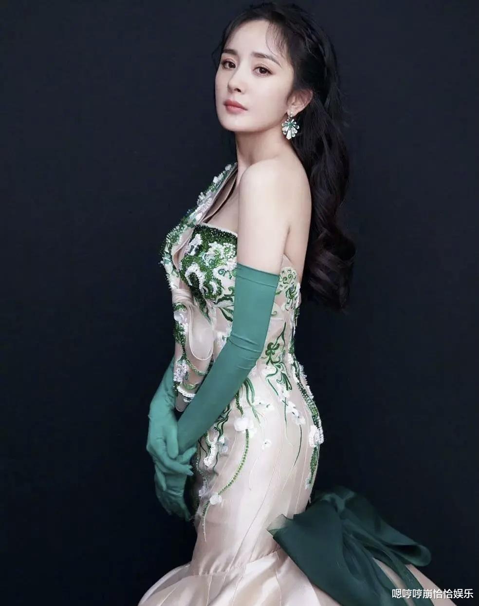 杨幂|终于知道杨幂热度为什么这么高了，只是发了个动态，却不经意间秀了这5样东西