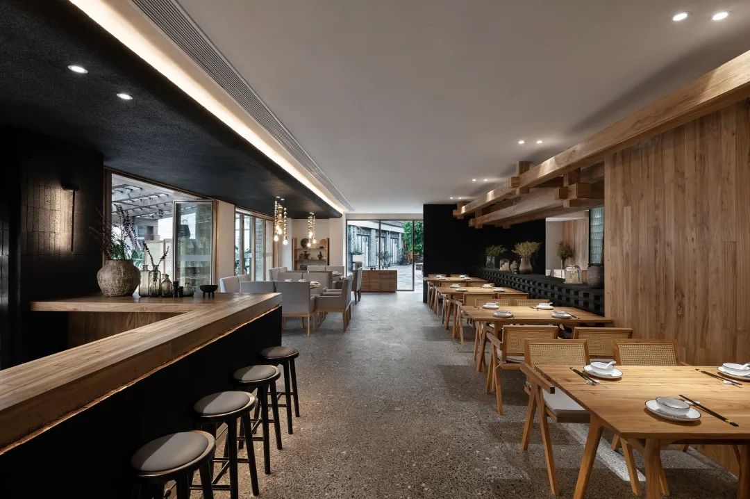 荐设 谢江明作品重庆天地餐厅：“雾食”，更务实