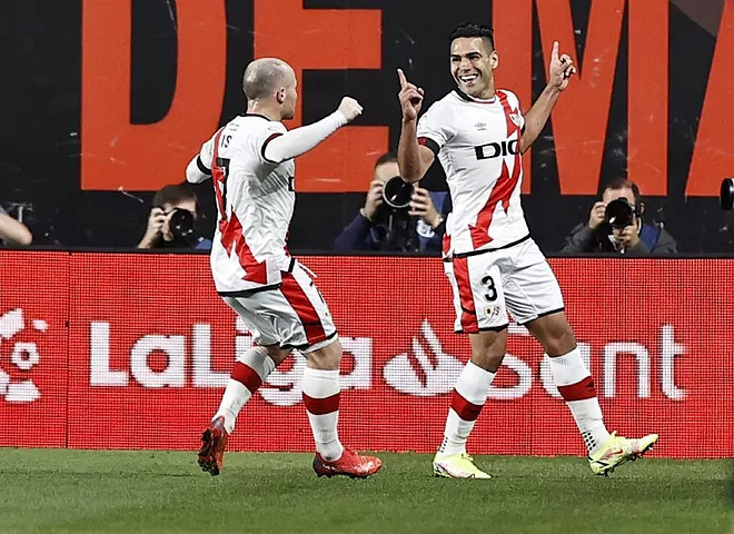 刘华体会讲体育课|西甲:巴萨连败0-1负升班马 前马竞神枪破门 王牌射丢点球 新星失良机