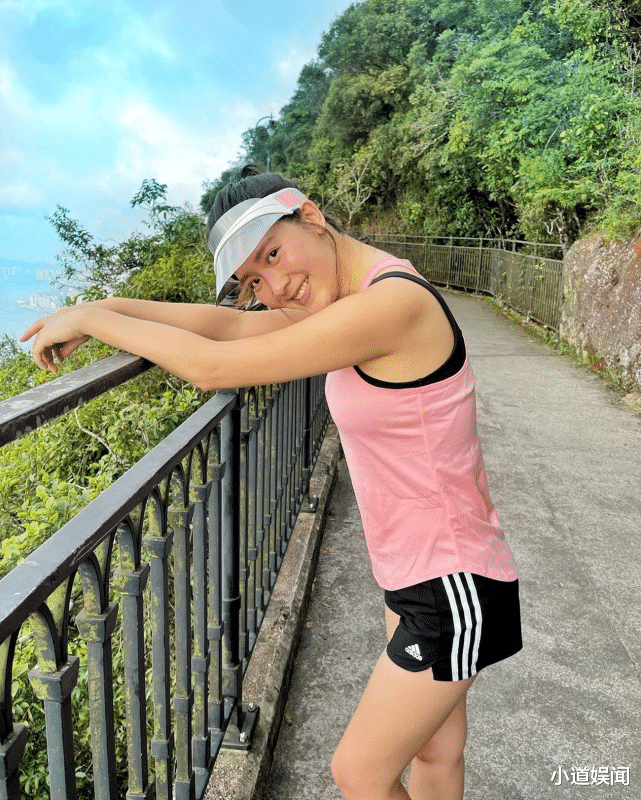 余香凝|港剧女神余香凝晒产后健身照大方炫腹，身材凹凸有致更胜从前