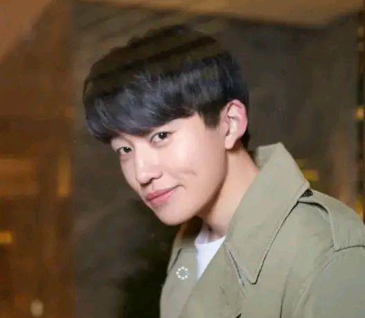 阿娇|刘涛生图比精修图抗打？张雨绮换新男友了？李现上热搜了？