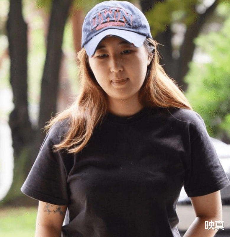 朴槿惠|郑维罗：靠一只狗将总统送进牢房，让亲妈入狱18年，自己反而无罪