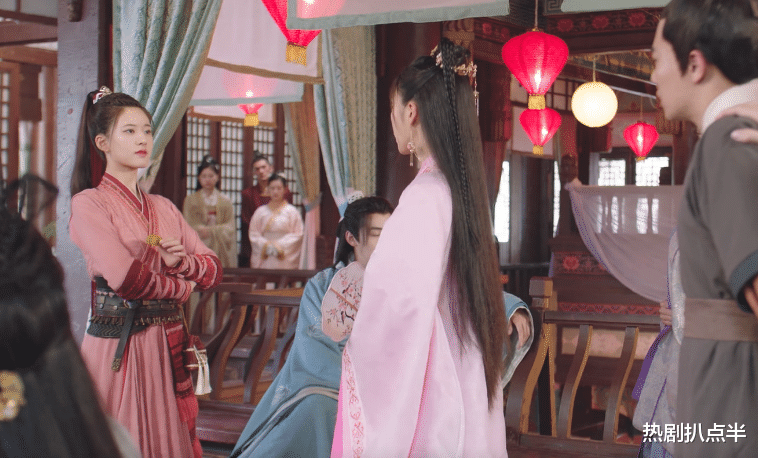 赵露思|赵露思再现“瞪眼”演技，念台词含糊不清，跟女配飙戏身高成硬伤