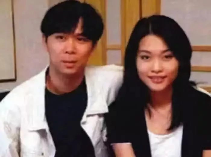 许美静|46岁天后变“疯女人”：当年叫板王菲，如今无家可归，她怎么了？