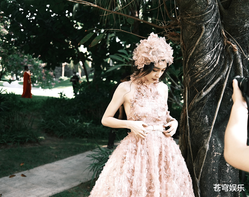 白冰|杨颖资源被降级？看她新剧合作的搭档，有人欢喜有人愁