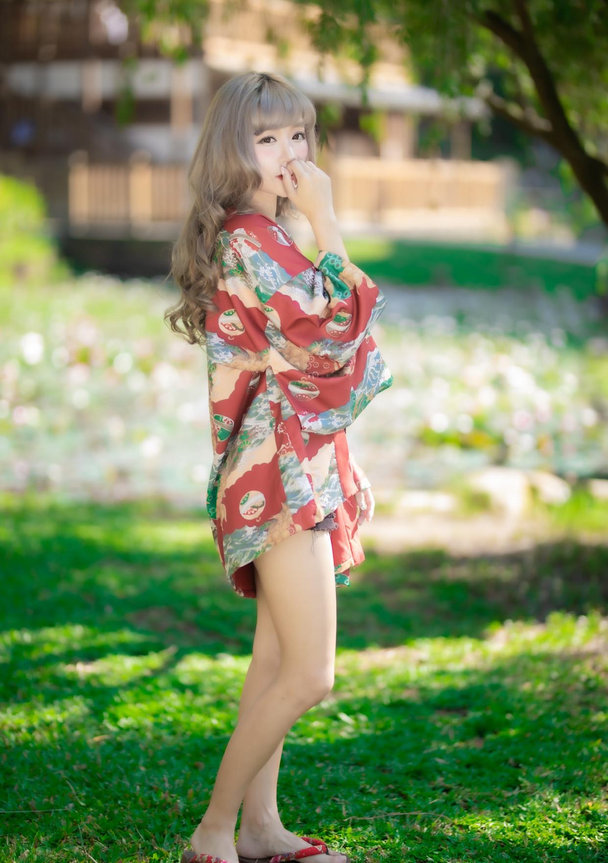 百里守刖|黑色配红色,既能当防晒衫也能穿出时尚感,美美哒永不过时