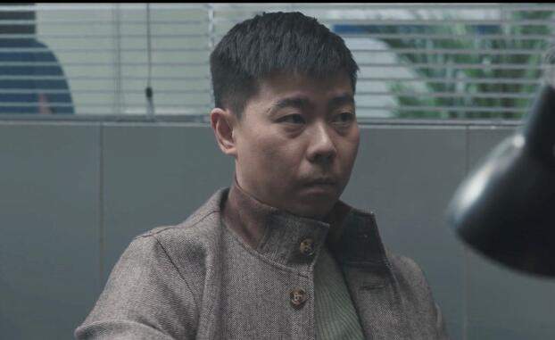 扫黑风暴|《扫黑风暴》到处抠细节，从这三个细节可以看出，裴勇必定是内鬼