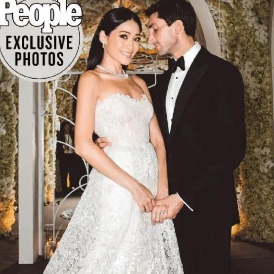 verawang|王薇薇:身价40亿无子女,和小32岁男友7年之痒,72岁身材像少女