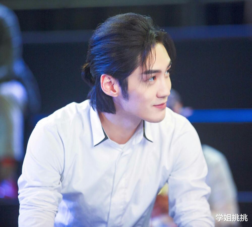 汪铎|这3位男明星总演“万年男二”，又帅又让人心疼