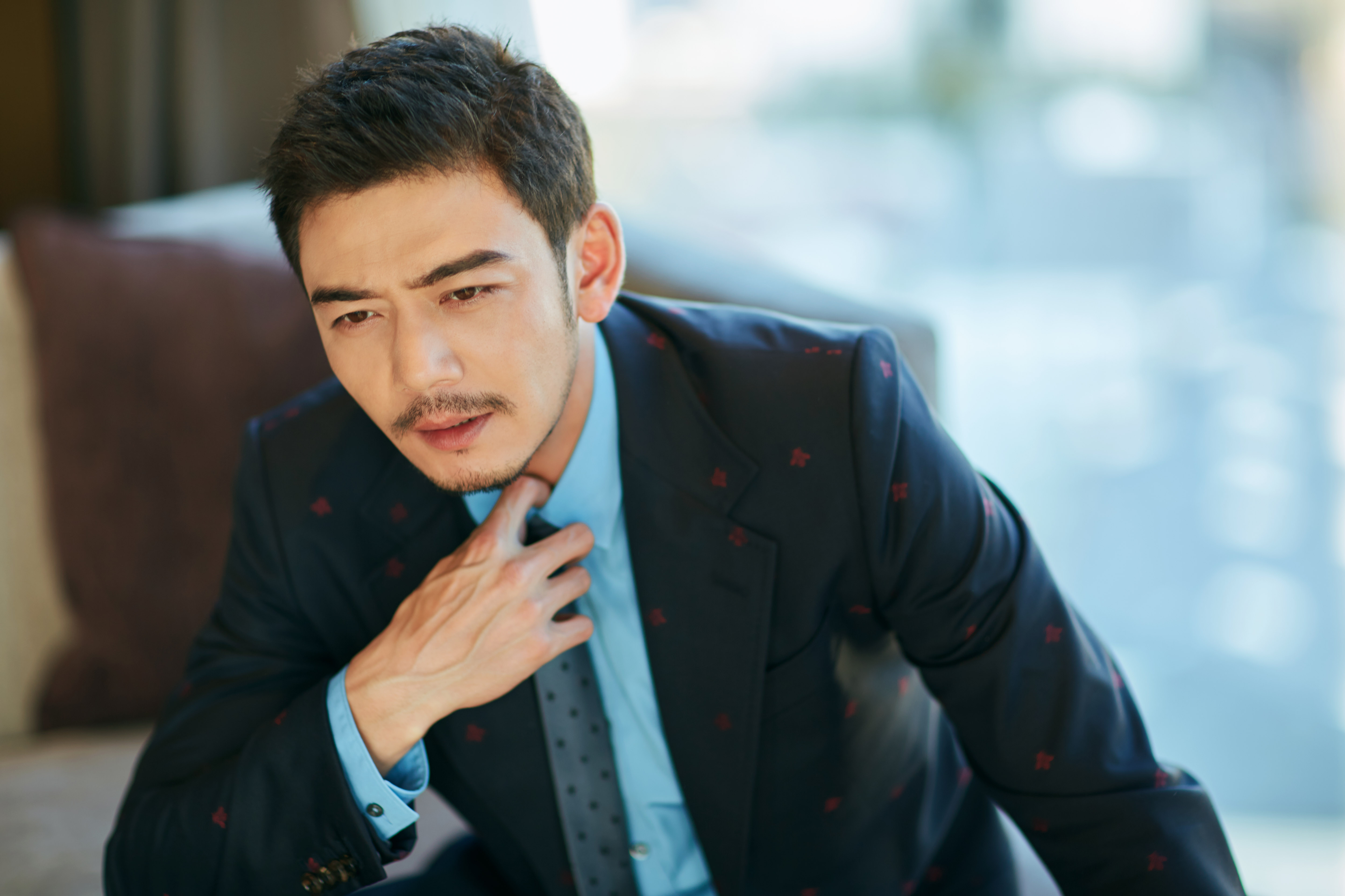 杨烁|杨烁隐藏10年的妻子，竟是观众熟悉的童年女神，难怪一直不愿公开