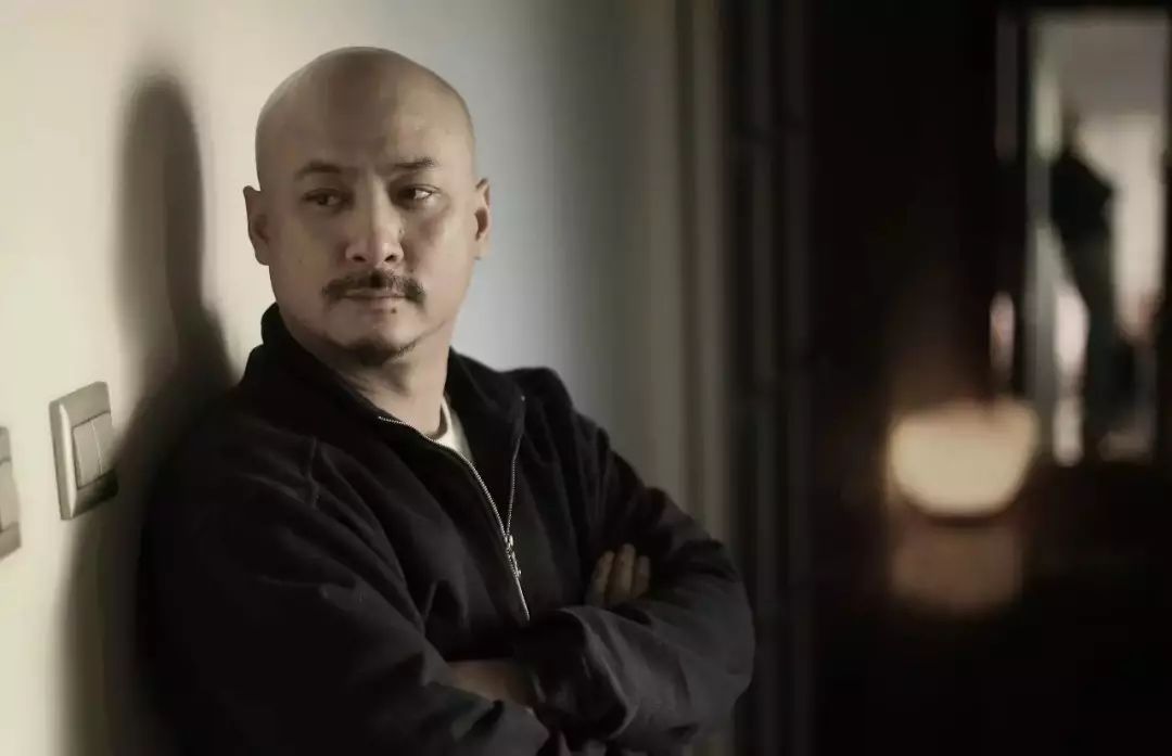 王迅|其貌不扬却“彩旗飘飘”的4位男星，管不住下半身，毁了下半生