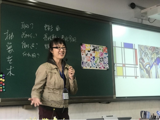 |有种颜值叫“当班主任一年”，颜值变化逗笑网友：知识改变命运