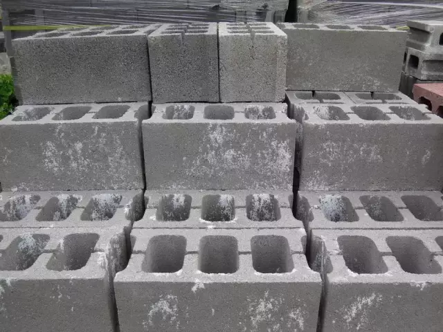 工地|老公从工地搬回几块空心砖，利用起来做了几样家具，连邻居都羡慕了