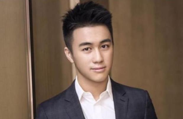 MARRY|奚梦瑶孕期晒瑜伽照，自称孕期不适，但身材保持的是真的好