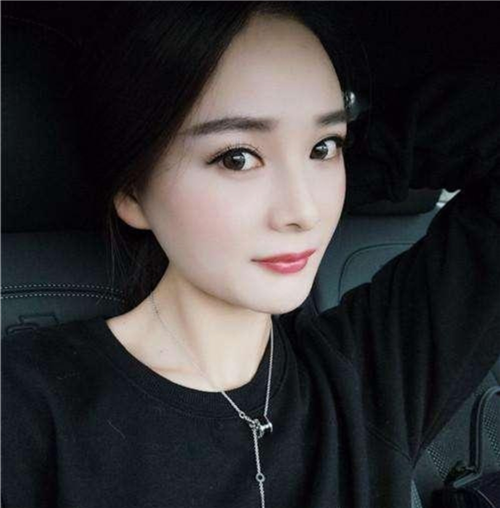 杨幂|她花6年整成杨幂，走红后嫁富二代，如今孩子长大暴露其真实颜值