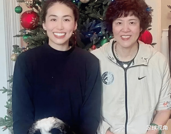 郎平|郎平在美国豪宅过生日！屋内豪华内饰曝光，与女儿合影太温馨