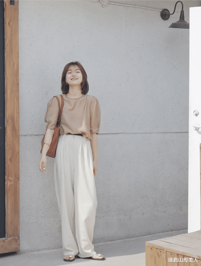 峨眉山周美人|夏天别再穿打底裤，太土！这3种“宽松款裤子”更受欢迎，很实用