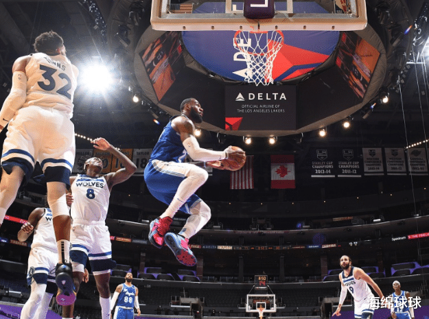 勒布朗·詹姆斯|危机感十足！詹姆斯：塔克的出色表现，让我害怕失去首发位置