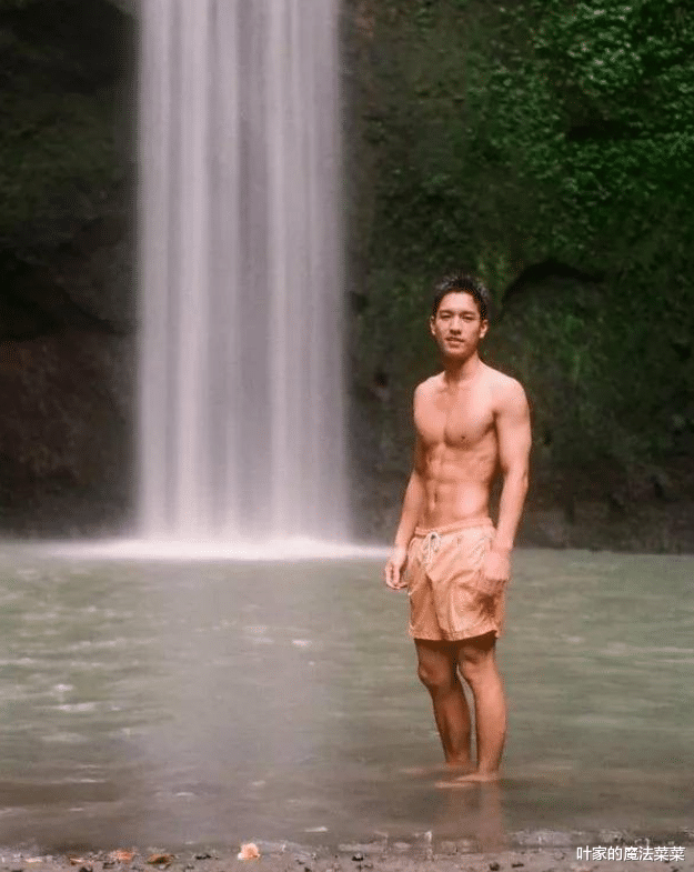 少年派2|疑似无线艺人吴伟豪 12秒不雅片外泄 他和家人已报警