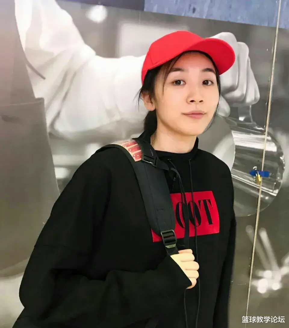 赵爽|再见了！篮球女神宣布退役！她可是最美的女篮运动员