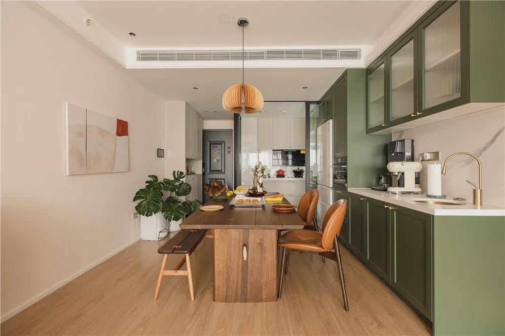 107㎡简约复古，硬装简单设计，以色彩与软装为主，效果高级独特