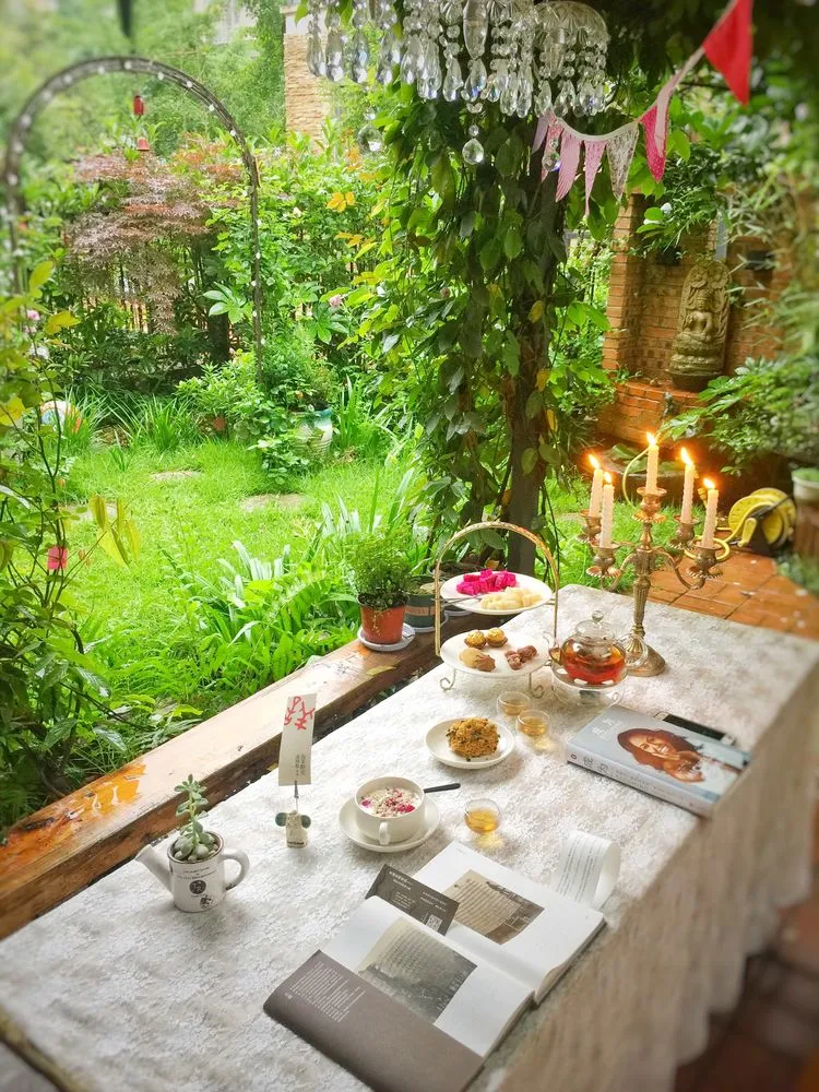 三年前买了这30㎡小院,亲手改造成小花园,在繁华都市过田园生活